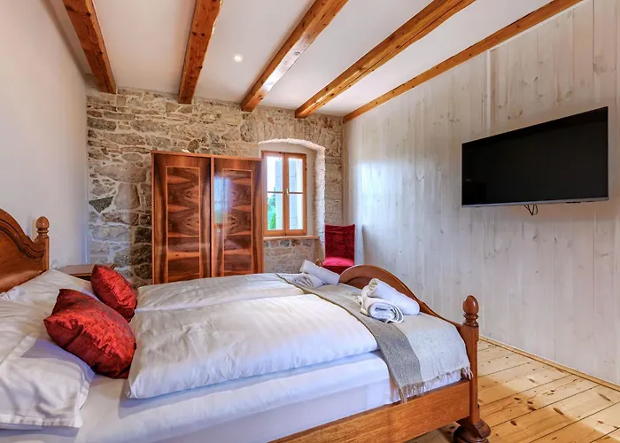 Lucky By Interhome 別荘 ポレッチ