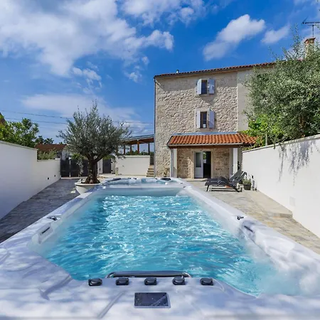 Tatil Evi Lucky By Interhome