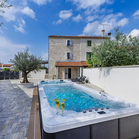 Lucky By Interhome Tatil Evi *