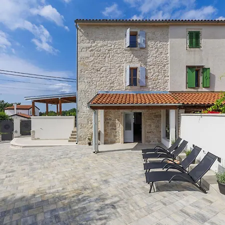 Tatil Evi Lucky By Interhome