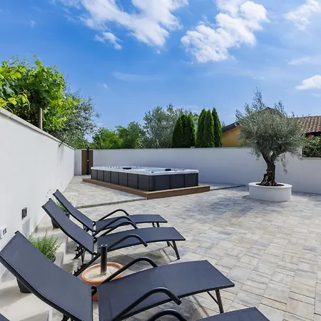 Holiday home Lucky By Interhome Porec