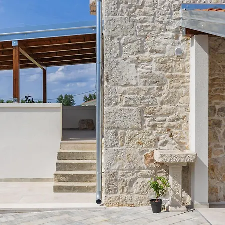 Holiday home Lucky By Interhome *