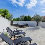 Holiday home Lucky By Interhome Porec
